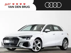 Wit Gebruikt 2022 Audi A3 Sportback e-tron S-Line Sedan | € 28.895 (Super prijs)