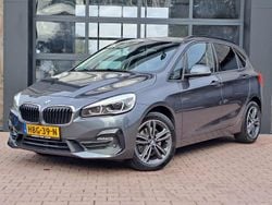 Grijs Gebruikt 2021 BMW 220 Executive Stationwagen | € 24.950 (Goede deal)