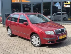 Rood Gebruikt 2006 Skoda Fabia Stationwagen | € 999 (Eerlijke prijs)