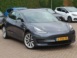 Grijs, metallic lak Gebruikt 2019 Tesla Model 3 Standard Range Sedan | € 17.950 (Eerlijke prijs)