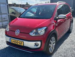 Rood Gebruikt 2014 VW cross up! Hatchback | € 5.950 (Eerlijke prijs)
