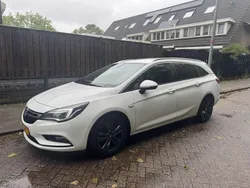 Wit Gebruikt 2016 Opel Astra Business Stationwagen | € 4.750 (Eerlijke prijs)