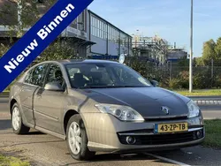 Grijs, metallic lak Gebruikt 2008 Renault Laguna III Dynamique Hatchback | € 4.950 (Eerlijke prijs)