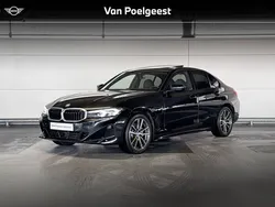 Zwart Gebruikt 2024 BMW 320e Shadowline Sedan | € 44.900 (Eerlijke prijs)