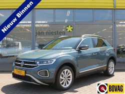 Blauw Gebruikt 2023 VW T-Roc Style SUV | € 28.950 (Iets duurder)