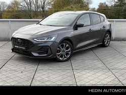 Grijs Gebruikt 2023 Ford Focus ST-Line Hatchback | € 21.945 (Eerlijke prijs)