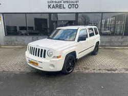 Wit, metallic lak Gebruikt 2011 Jeep Patriot SUV | € 11.950 (Duur)