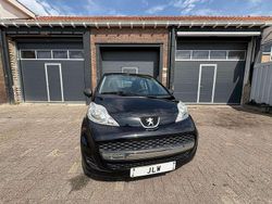 Zwart Gebruikt 2011 Peugeot 107 Hatchback | € 1.650 (Goede deal)