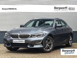 Grijs Gebruikt 2020 BMW 320 Executive Sedan | € 29.875 (Goede deal)