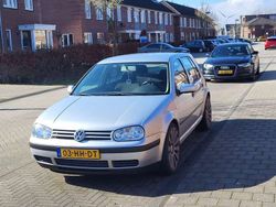 Grijs Gebruikt 2001 VW Golf IV Trendline Hatchback | € 1.299 (Eerlijke prijs)