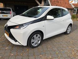 Wit Gebruikt 2015 Toyota Aygo Hatchback | € 6.850 (Eerlijke prijs)