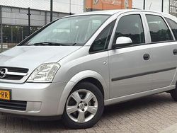 Grijs Gebruikt 2004 Opel Meriva MPV | € 1.449 (Eerlijke prijs)