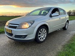 Grijs Gebruikt 2005 Opel Astra Elegance Hatchback | € 2.250 (Eerlijke prijs)