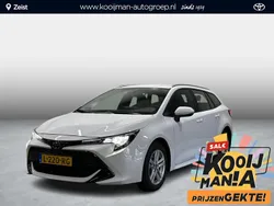 Pure white (licht wit) Gebruikt 2021 Toyota Corolla Active Stationwagen | € 22.845 (Eerlijke prijs)