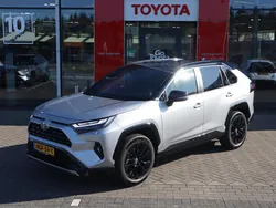 Grijs Gebruikt 2024 Toyota RAV4 Hybrid Style SUV | € 43.400 (Eerlijke prijs)