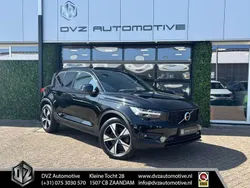 Zwart, metallic lak Gebruikt 2022 Volvo XC40 R-Design SUV | € 32.950 (Eerlijke prijs)