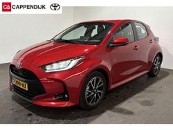 Rood Gebruikt 2023 Toyota Yaris Hatchback | € 21.899 (Eerlijke prijs)