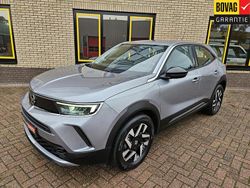 Grijs Gebruikt 2023 Opel Mokka Business Elegance SUV | € 23.900 (Eerlijke prijs)