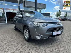 Grijs, metallic lak Gebruikt 2013 Mitsubishi Outlander P-HEV Instyle SUV | € 10.450 (Eerlijke prijs)