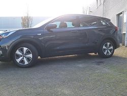 Blauw (metallic) Gebruikt 2021 Kia Niro Comfort SUV | € 21.999 (Goede deal)