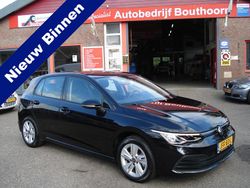 Zwart Gebruikt 2022 VW Golf VIII Business Hatchback | € 21.950 (Eerlijke prijs)