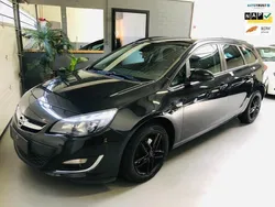 Zwart Gebruikt 2013 Opel Astra Sport Stationwagen | € 8.499 (Iets duurder)