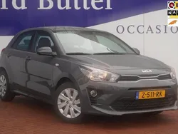 Grijs Gebruikt 2022 Kia Rio 2 Hatchback | € 15.999 (Goede deal)
