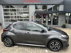 Grijs Gebruikt 2024 Toyota Yaris Hybrid Style Hatchback | € 26.950 (Iets duurder)