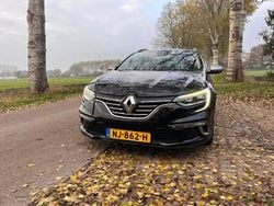 Zwart (metallic) Gebruikt 2017 Renault Mégane GT Line Bose Edition Stationwagen | € 10.950 (Goede deal)