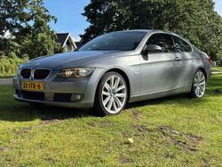 Bruin Gebruikt 2009 BMW 320 Coupé | € 6.950 (Goede deal)