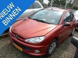 Rood Gebruikt 2007 Peugeot 206 Forever Hatchback | € 850 (Goede deal)