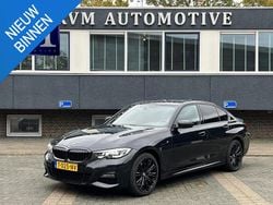 Zwart Gebruikt 2019 BMW 330e Executive Sedan | € 30.899 (Eerlijke prijs)