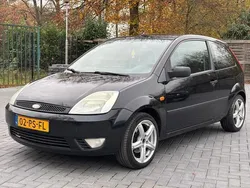 Zwart Gebruikt 2004 Ford Fiesta Futura Hatchback | € 1.295 (Eerlijke prijs)