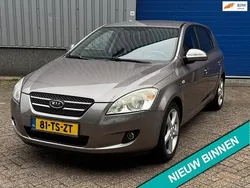 Beige Gebruikt 2007 Kia Ceed Hatchback | € 2.250 (Duur)
