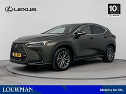 Terrane khaki (groen metallic) Gebruikt 2024 Lexus NX450h+ Executive Line SUV | € 61.950 (Iets duurder)