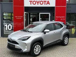 Zilver, metallic lak Gebruikt 2023 Toyota Yaris Cross Active SUV | € 24.400 (Goede deal)