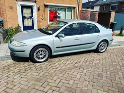 Grijs Gebruikt 2003 Renault Laguna II Expression Hatchback | € 2.250 (Eerlijke prijs)