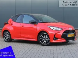 Rood Gebruikt 2021 Toyota Yaris Edition Hatchback | € 22.990 (Eerlijke prijs)