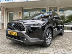 Zwart Gebruikt 2023 Toyota Corolla Cross Style SUV | € 32.950 (Goede deal)