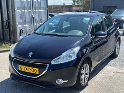 Blauw Gebruikt 2014 Peugeot 208 Envy Hatchback | € 4.450 (Eerlijke prijs)
