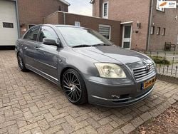Grijs Gebruikt 2004 Toyota Avensis Executive Sedan | € 3.250 (Eerlijke prijs)