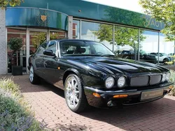 , metallic lak Gebruikt 2002 Jaguar XJR Sedan | € 22.950
