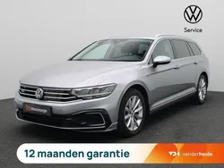 Grijs, metallic lak Gebruikt 2020 VW Passat Business Stationwagen | € 24.900 (Eerlijke prijs)