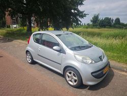 Grijs Gebruikt 2008 Peugeot 107 Hatchback | € 3.200 (Iets duurder)