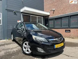 Zwart Gebruikt 2010 Opel Astra Edition Hatchback | € 5.250 (Eerlijke prijs)
