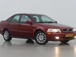 Rood Gebruikt 2003 Volvo S40 Sedan | € 12.200