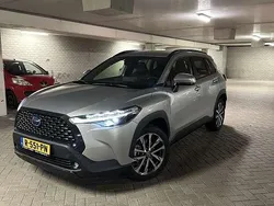 Gebruikt 2022 Toyota Corolla Cross Lounge SUV | € 33.950 (Eerlijke prijs)