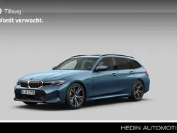 Blauw Gebruikt 2025 BMW 330e Comfort Edition Stationwagen | € 54.880 (Goede deal)