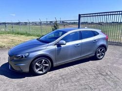 Grijs Gebruikt 2015 Volvo V40 R-Design Stationwagen | € 8.750 (Eerlijke prijs)