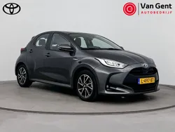Grijs Gebruikt 2021 Toyota Yaris Hybrid Hatchback | € 21.999 (Eerlijke prijs)